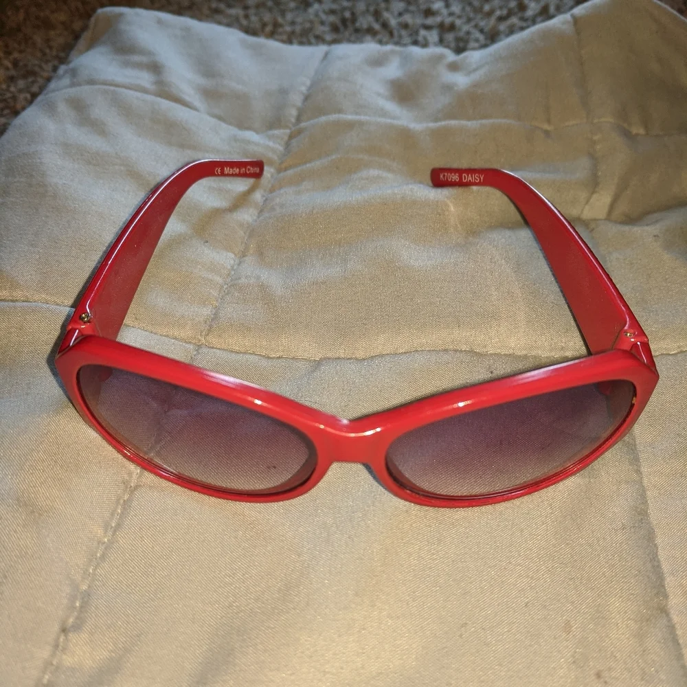 Girls Red Floral Sunglasses 🕶️